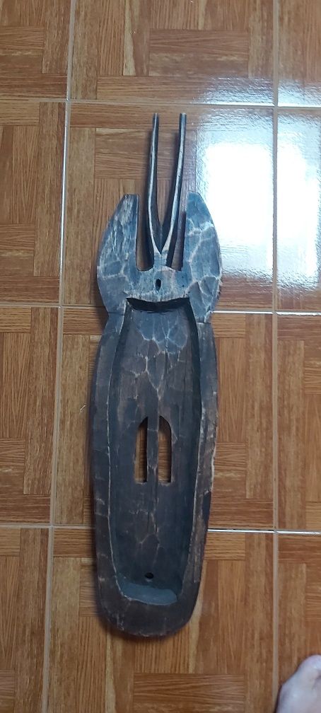 Estatuas em madeira