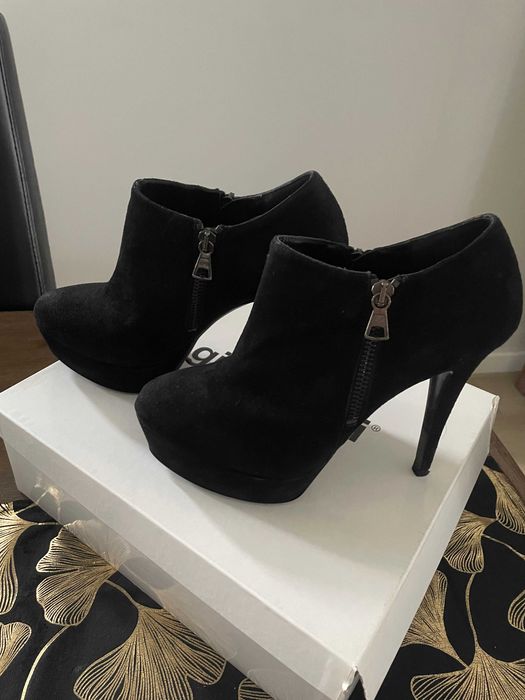 Sprzedam buty na obcasie Gino Rossi czarne zamszowe, rozmiar 39