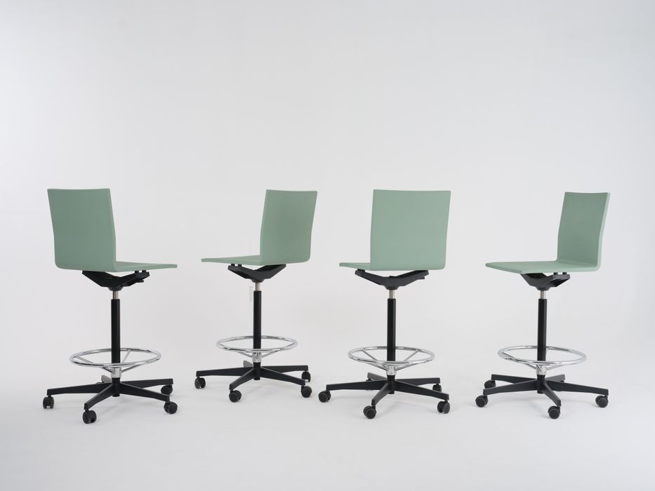 Conjunto 4x bancos altos Maarten Van Severen para a Vitra