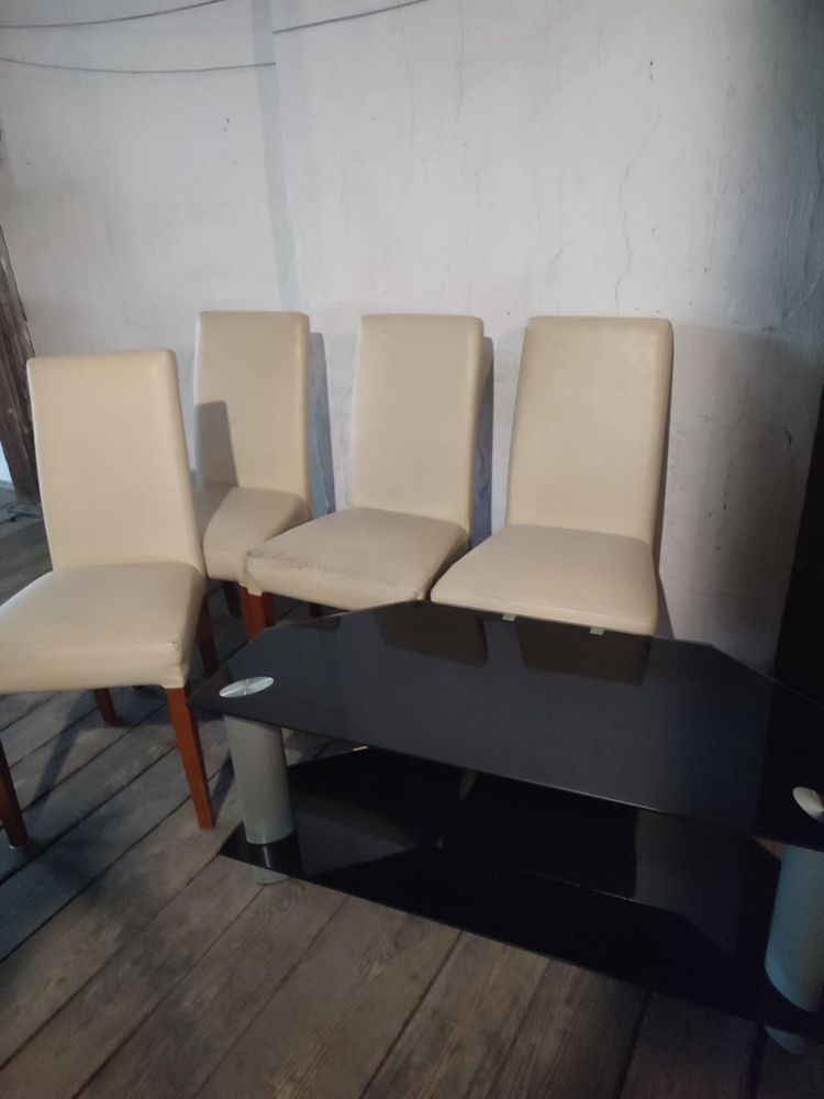 Krzesła i stolik