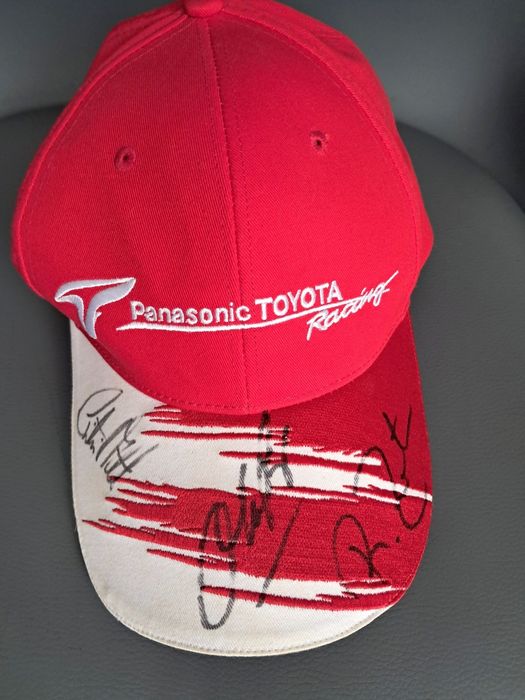 Toyota F1 Team автографи пілотів