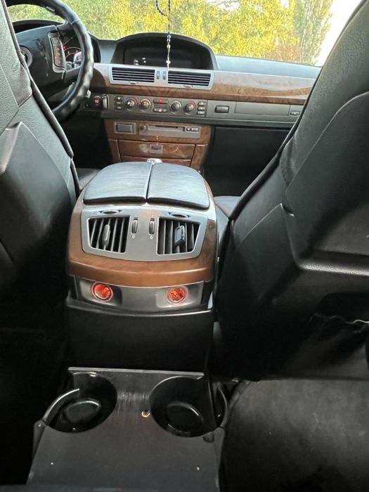 Бмв е65  в доброму стані