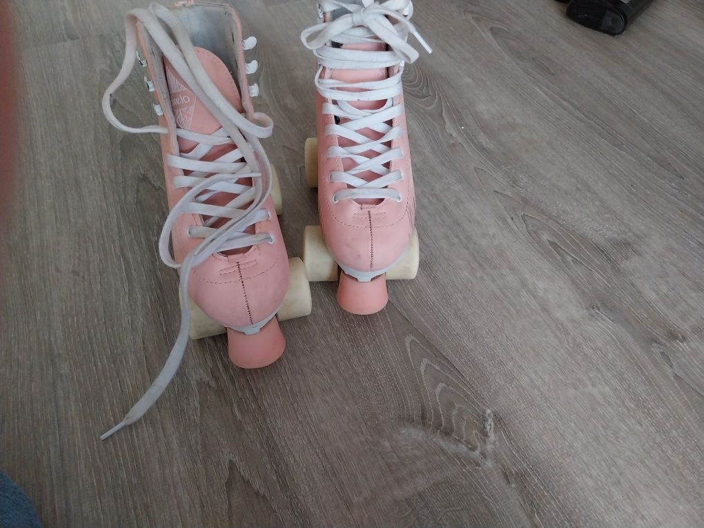 Patins 4 rodas tam. 35