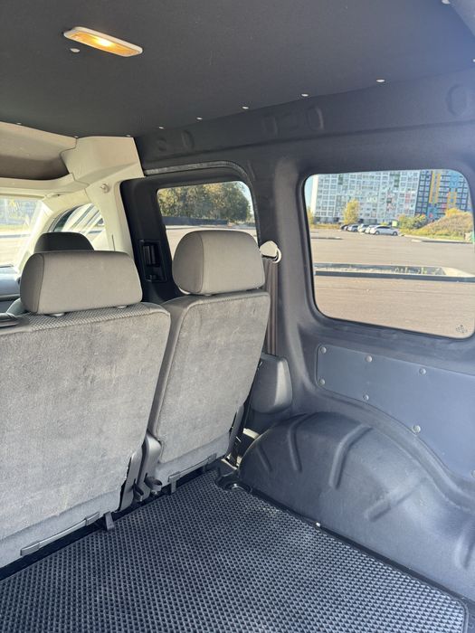 Volkswagen Caddy 2012 року 1.6 дизель.