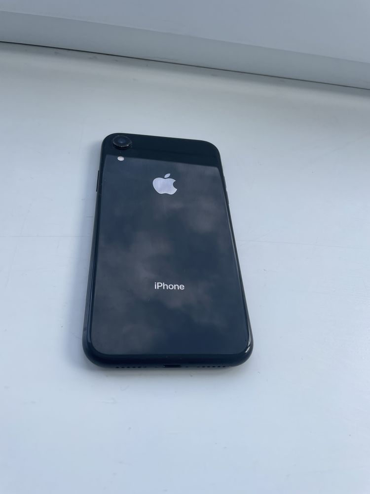 Продам iPhone Xr за 8500 грн.