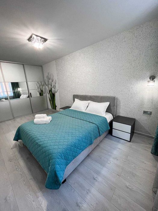 Апартаменти Люкс 2-кімнатні у Центрі - Мережа HELEN