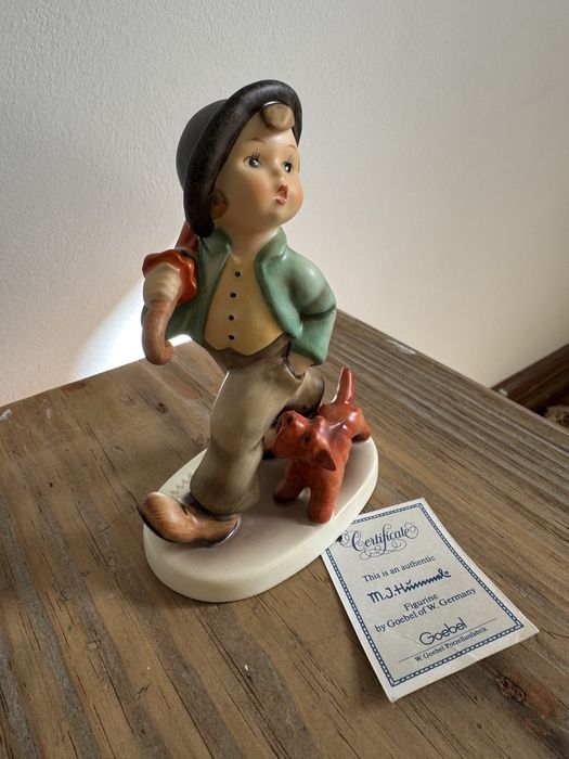 Figura Goebel Hummel HUM 5 - Menino com cachorro - Como nova