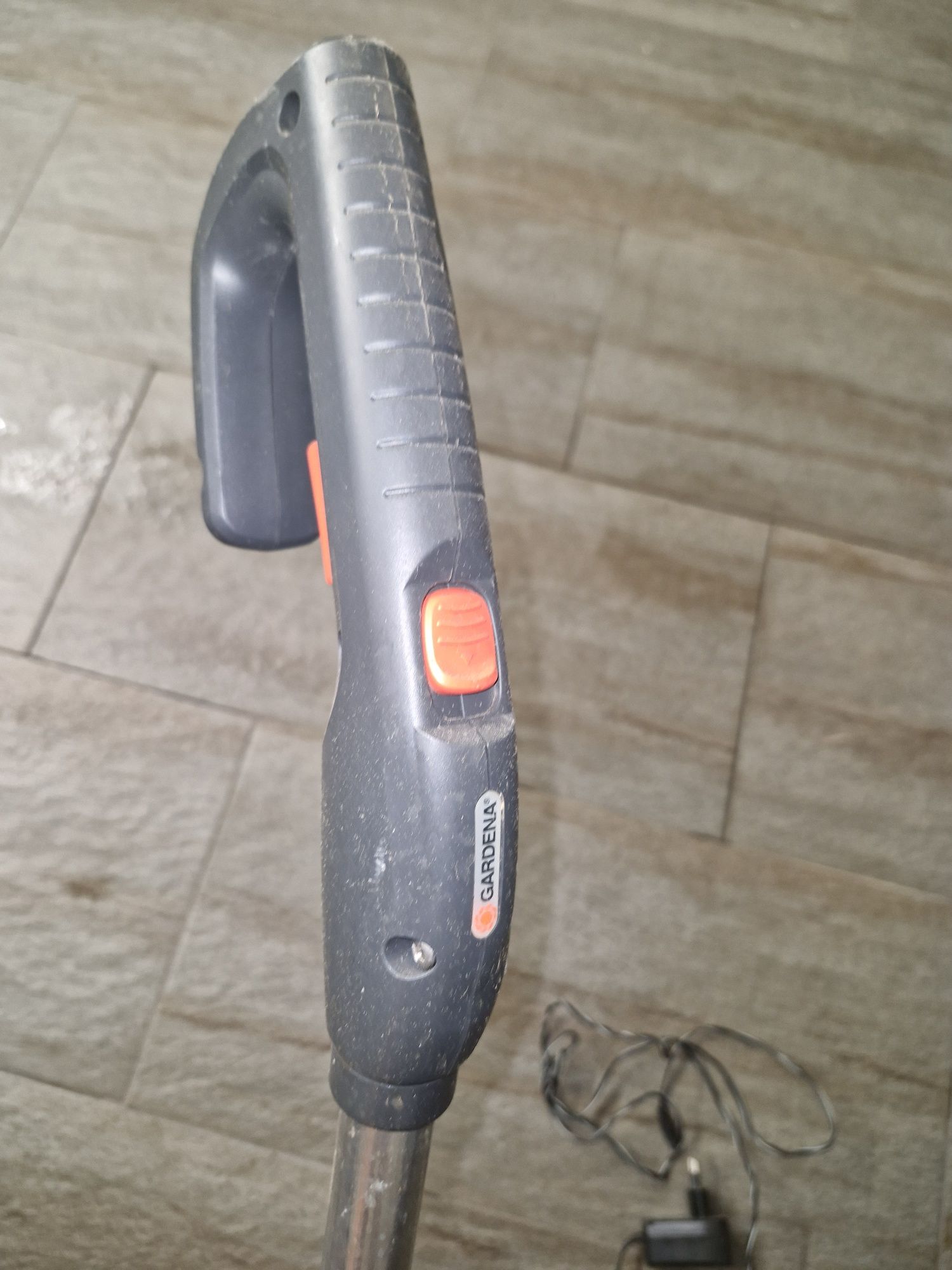 Gardena nożyce akumulatorowe classicut 8885 trzonek 8899