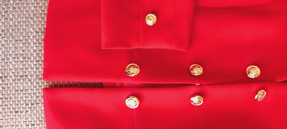 Czerwony pudełkowy żakiet, świąteczny,złote guziki ORSAY - 38/M j.nowy