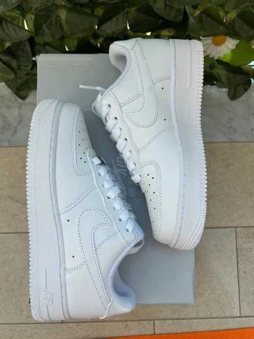 Buty meskie Nike Air Force 1 Low White R.38