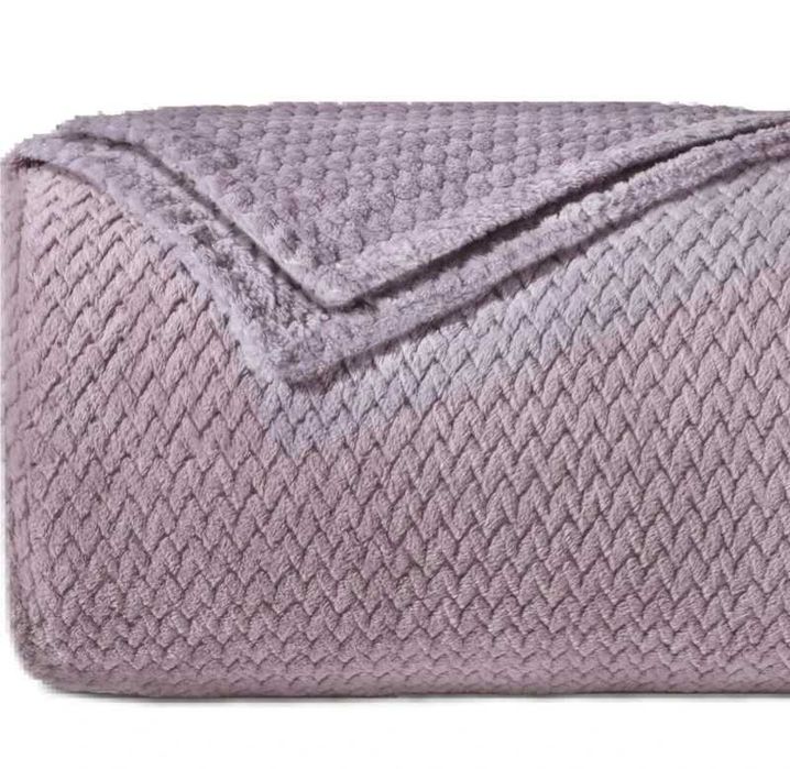 Koc polarowy w jodełkę Dreamzie 150 x 200 cm Jasnoróżowy 100%poliestru
