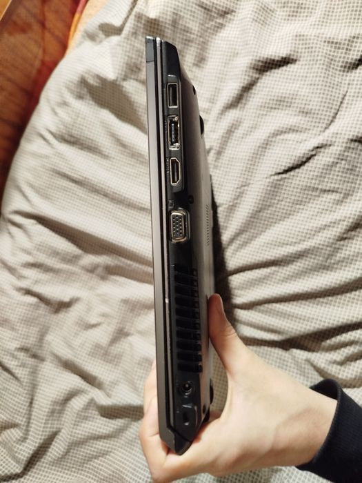 Металевий ноутбук Lenovo Процесор Core i3 робочий