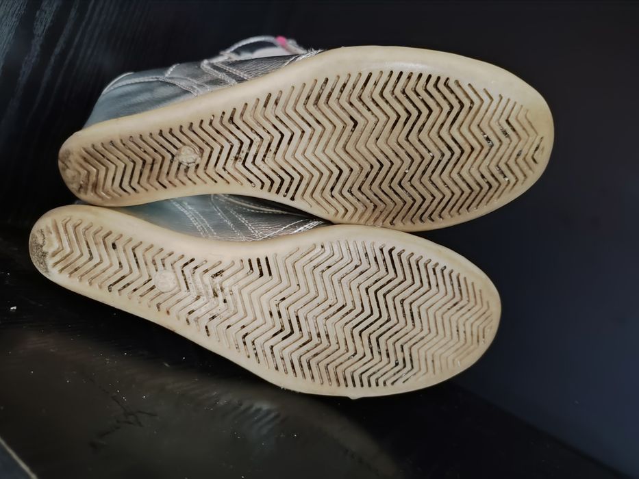 Продам сникерси р39