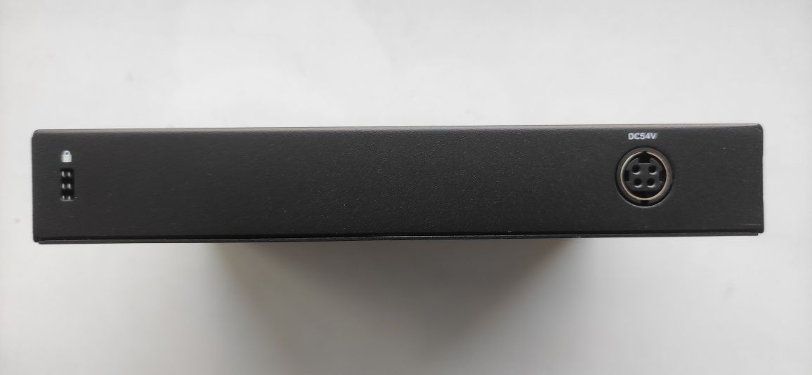 Гігабітний свіч з живленням Linksys LGS108PV2 POE