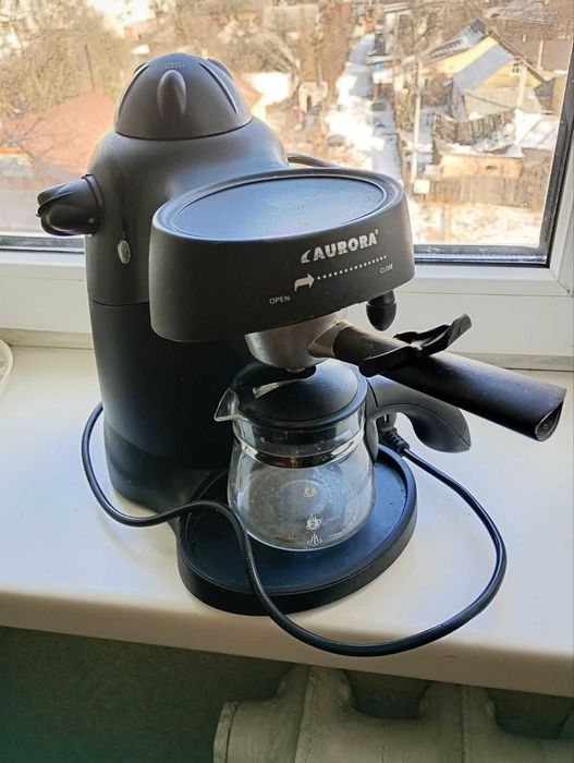 Продам кавоварку Avrora. Вживане В гарному стані .Можливий торг