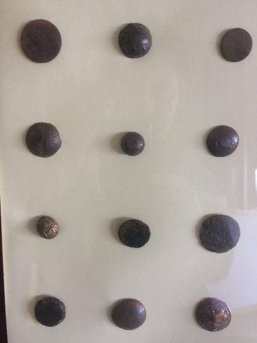 Quadro com botões da Época Medieval - Séc. XV - XVIII