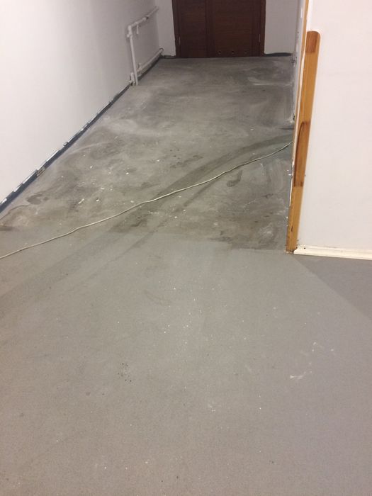 Клінінг, прибирання приміщень, миття підлоги.