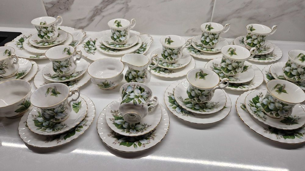 Вінтажний сервіз Royal Albert