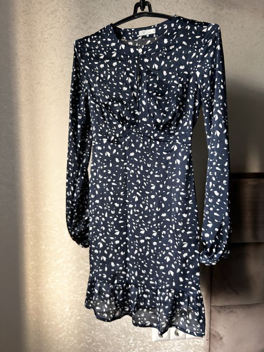 Легка міні сукня з шовку