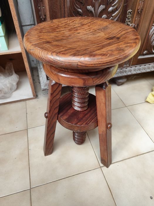 Banco de Madeira com rosca