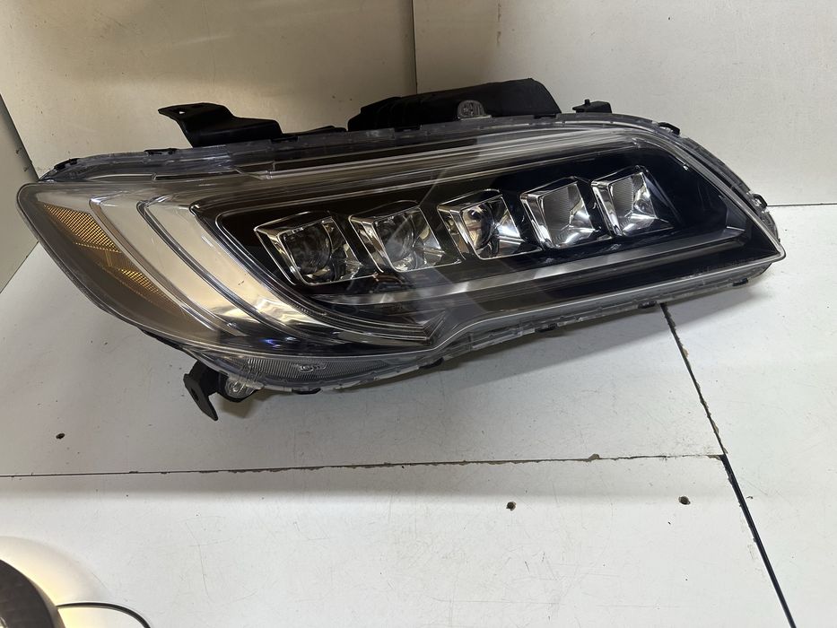 Фара правая Acura RDX 2016 2017 2018 USA 33100TX4A51