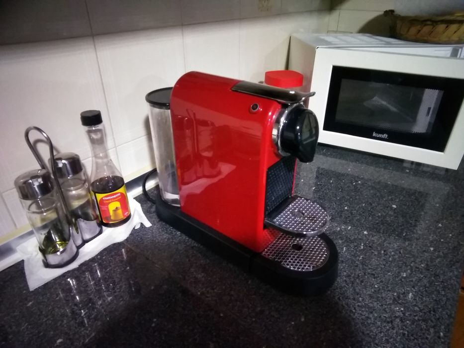 Nespresso Citiz vermelha
