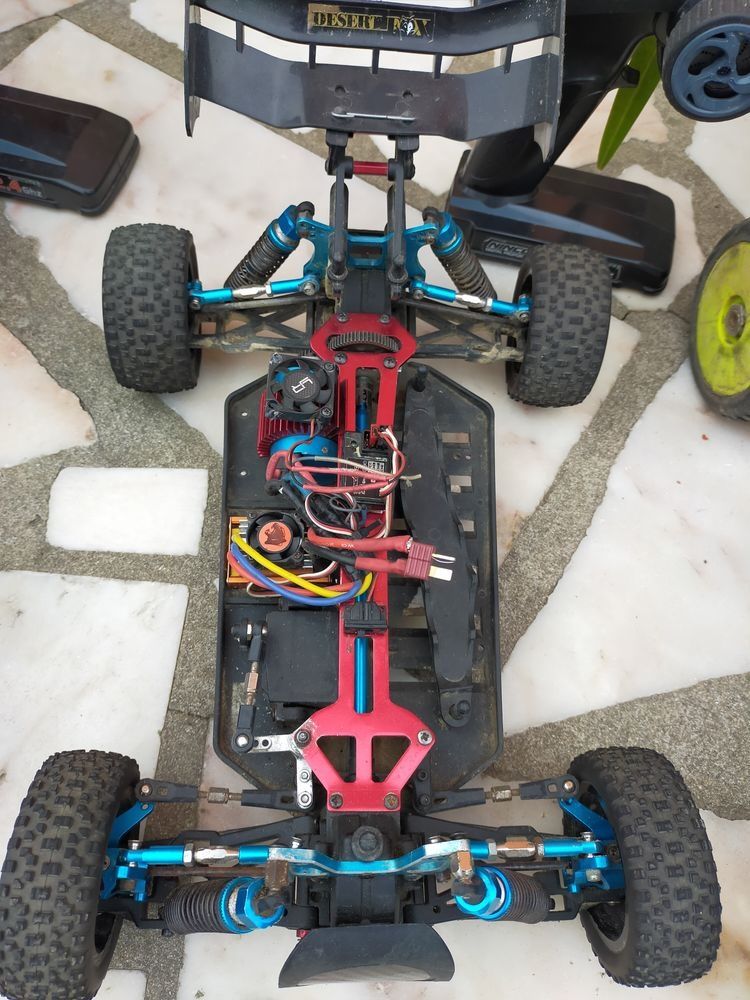 Rc 1,10 em bom estado  e motor novo troco por  jogos para aps4