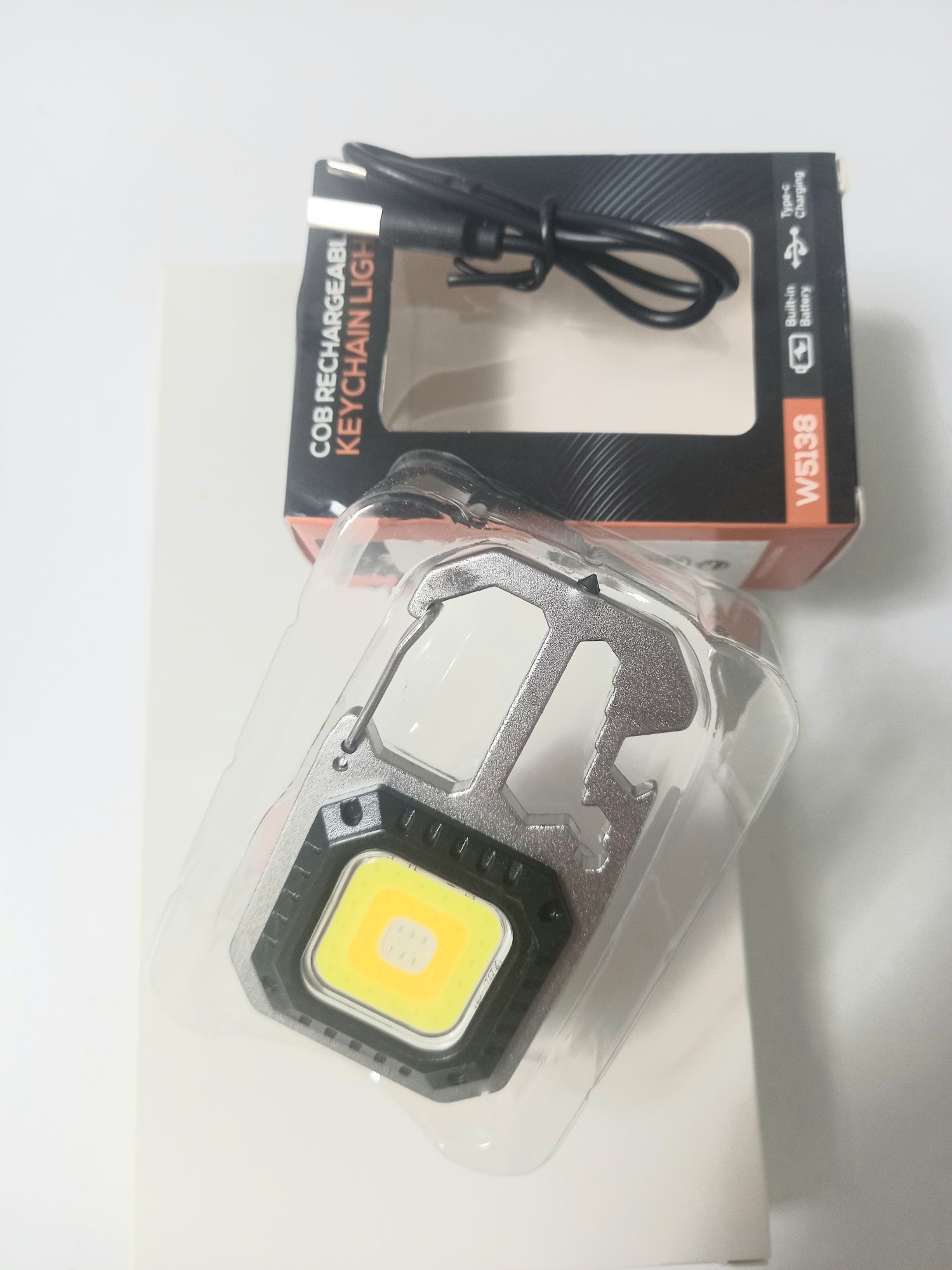 Latarka brelok led