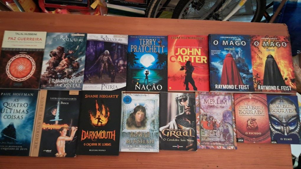 Literatura fantástica variada.
