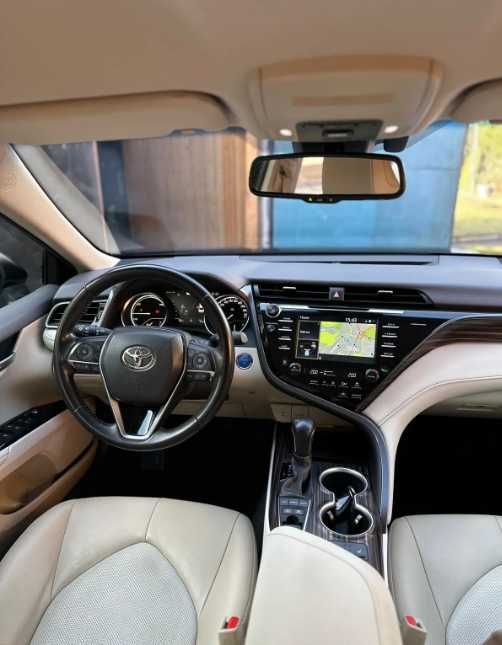 Toyota Camry 2.5 Hybrid Executive CVT