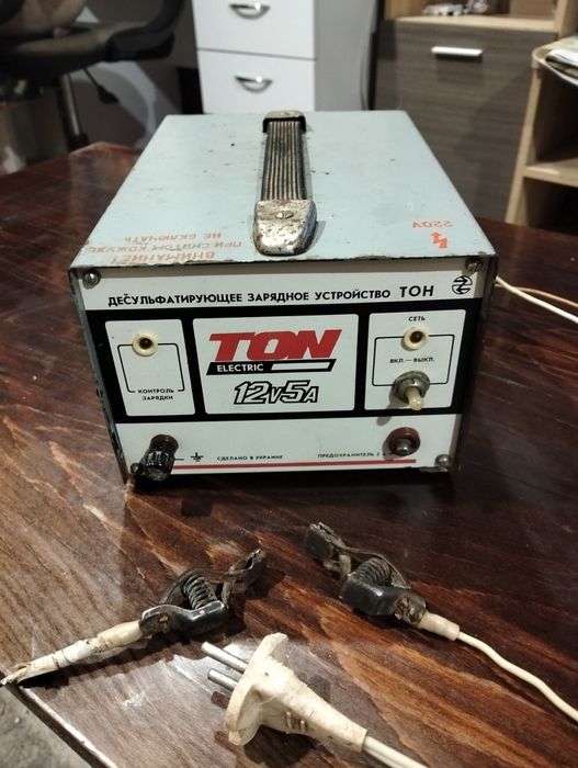 Зарядний пристрій АКБ акумуляторів 12 вольт Десульфатаційний. ТОН. TON