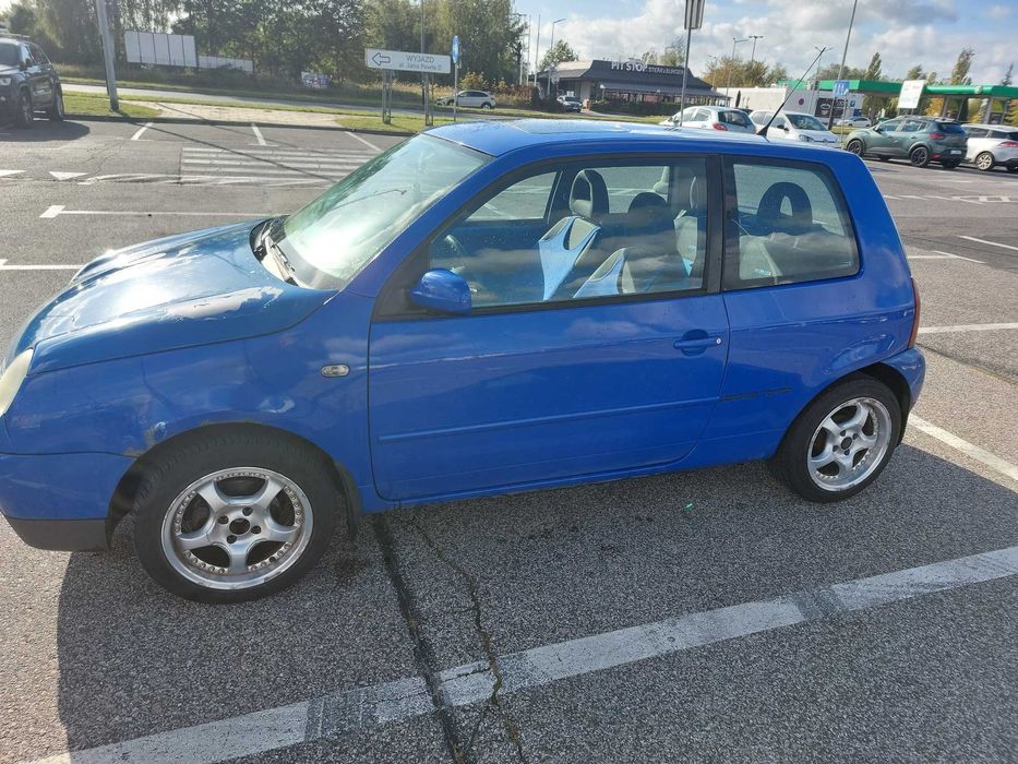 Sprzedam Volswagen Lupo silnik 1.7 sdi. Spalanie 4l/100 km.