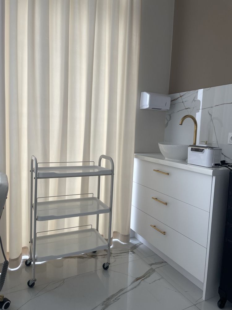Podnajem stanowiska manicure/pedicure