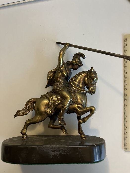 Escultura metal cavaleiro