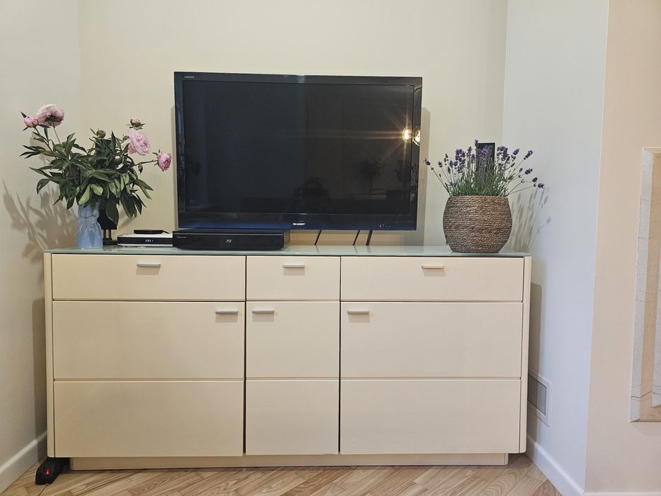 Komoda biała /ecru z szufladami