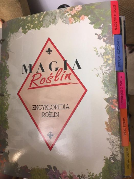 Magia roślin - encyklopedia roślin (w formie segregatora)