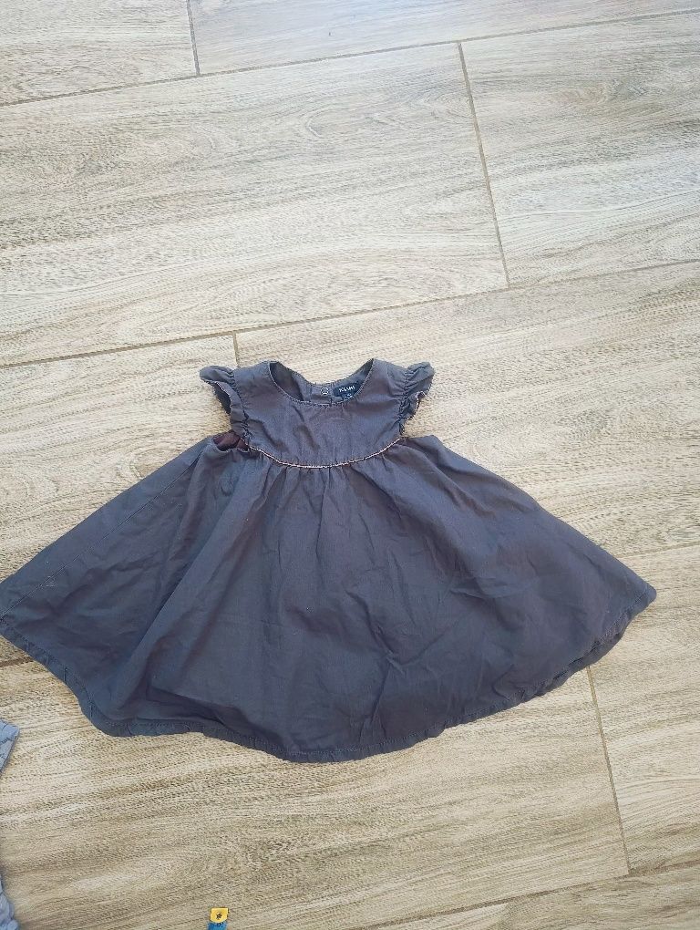 Rozkloszowana sukienka dla dziewczynki r62-68