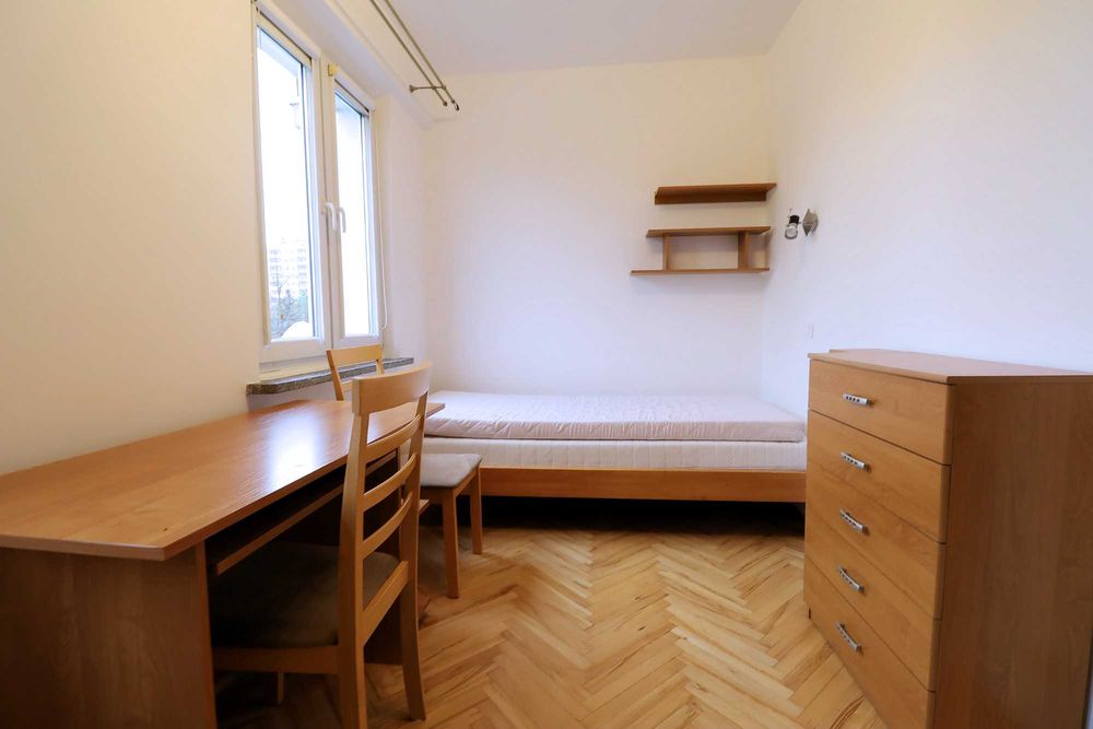 ul.STARZYŃSKIEGO/ 4 pokoje / po remoncie / dużo szaf / tereny zielone