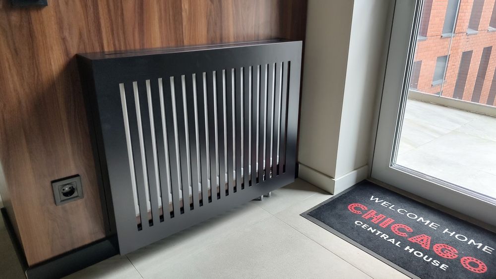 Решітки на радіатори опалення батареї.