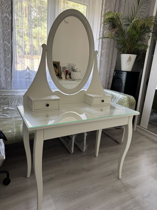 Toaletka Ilea hemnes