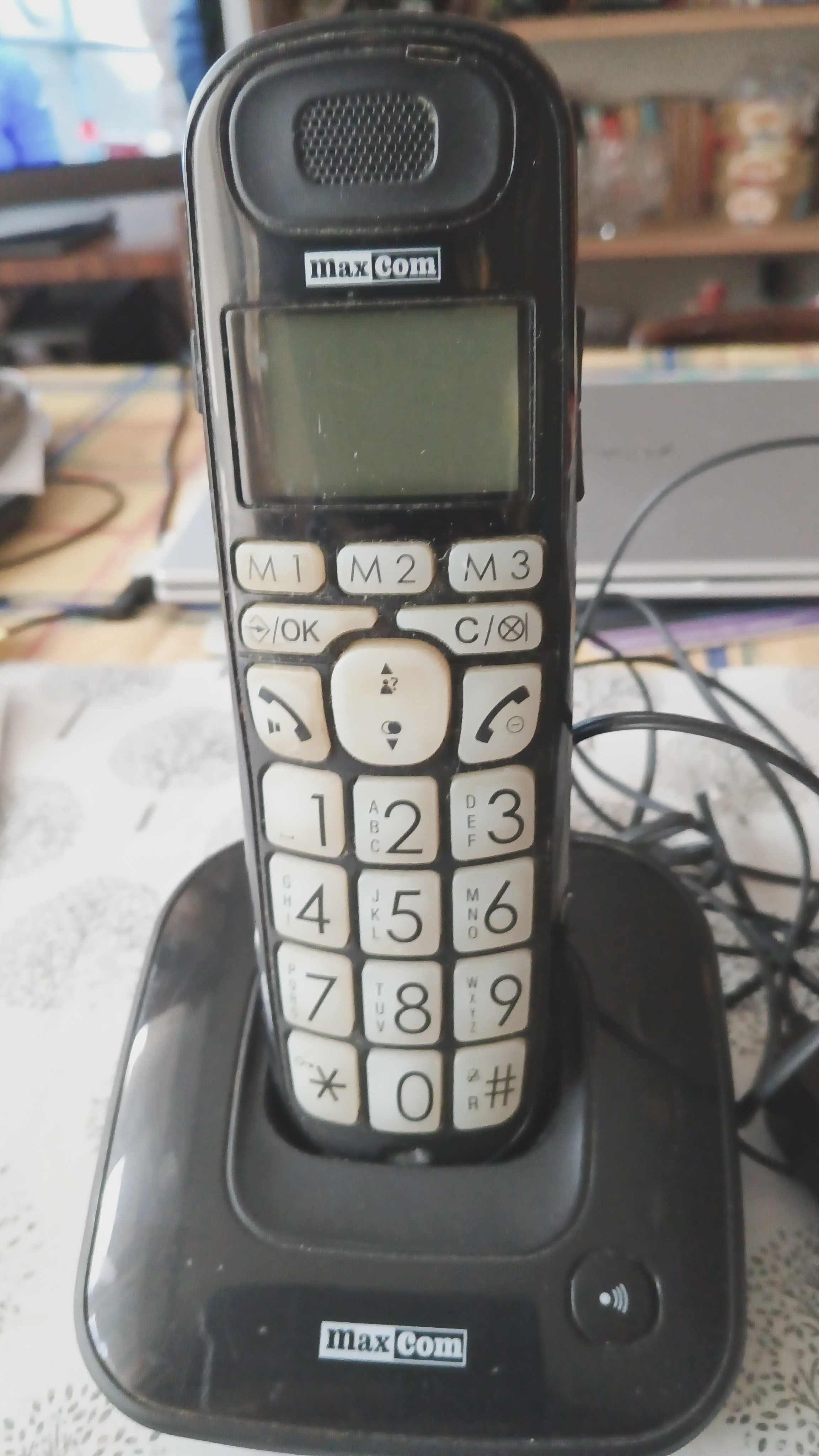 Telefon stacjonarny bezprzewodowy  MaxCom modelMC6800