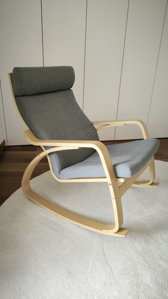 Cadeira baloiço IKEA POÄNG cinza claro