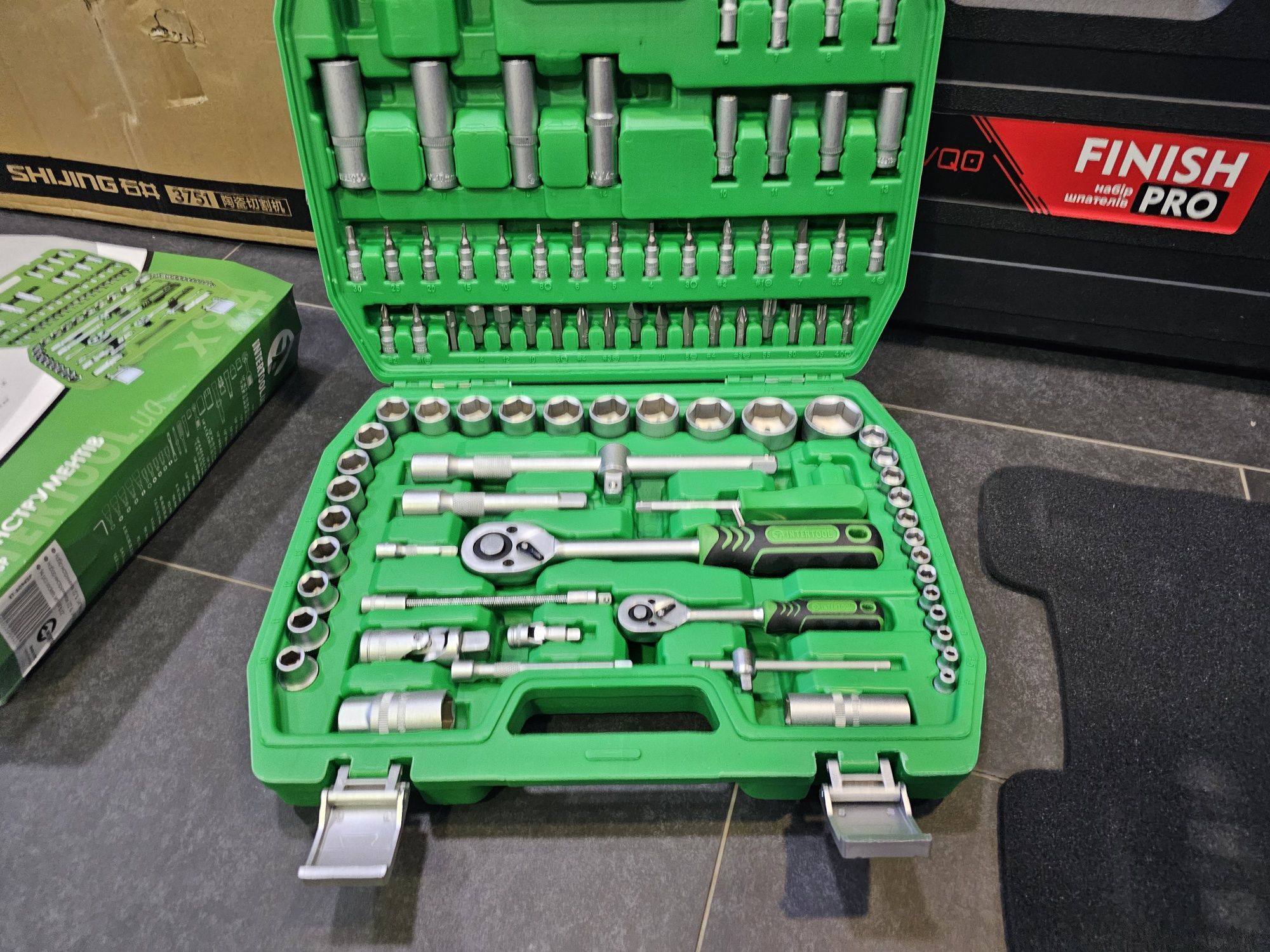 Набор инструментов Головок 94ед. Intertool 1/2", 1/4" 72 зуба Трещетки