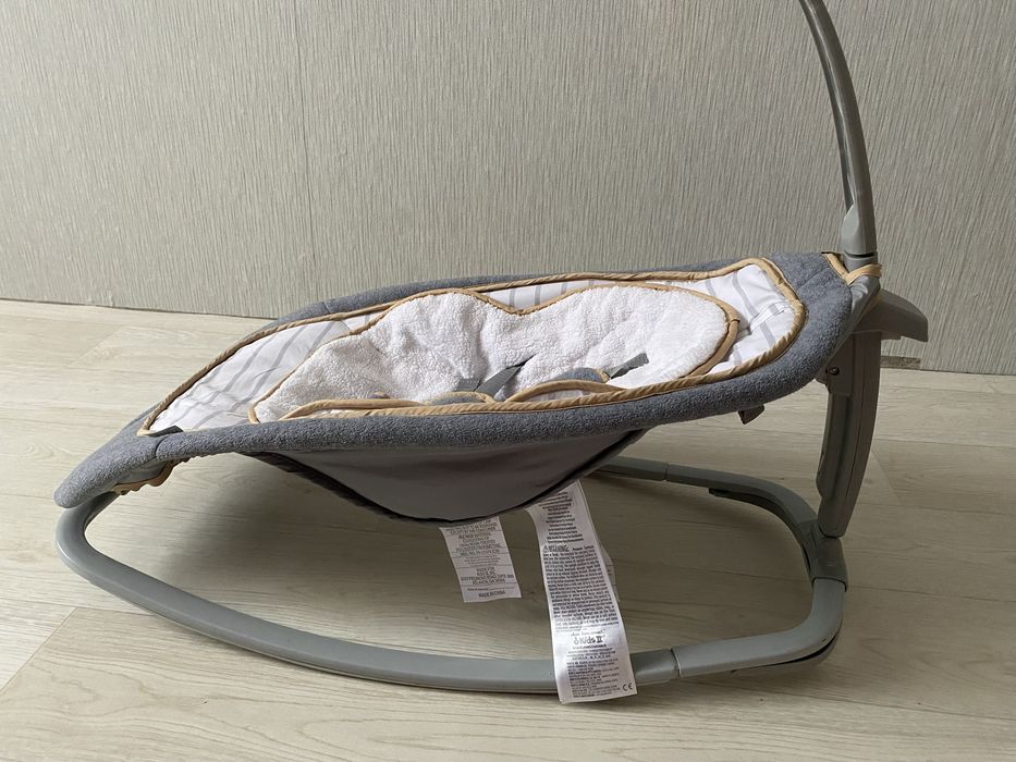 Шезлонг-качалка Ingenuity Boutique