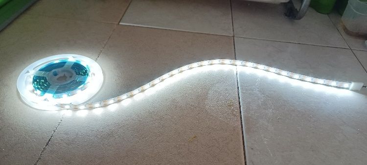 Лента на сенсоре белая   Стрічка на сенсорі біла 1, 2, 3, 5 метров/