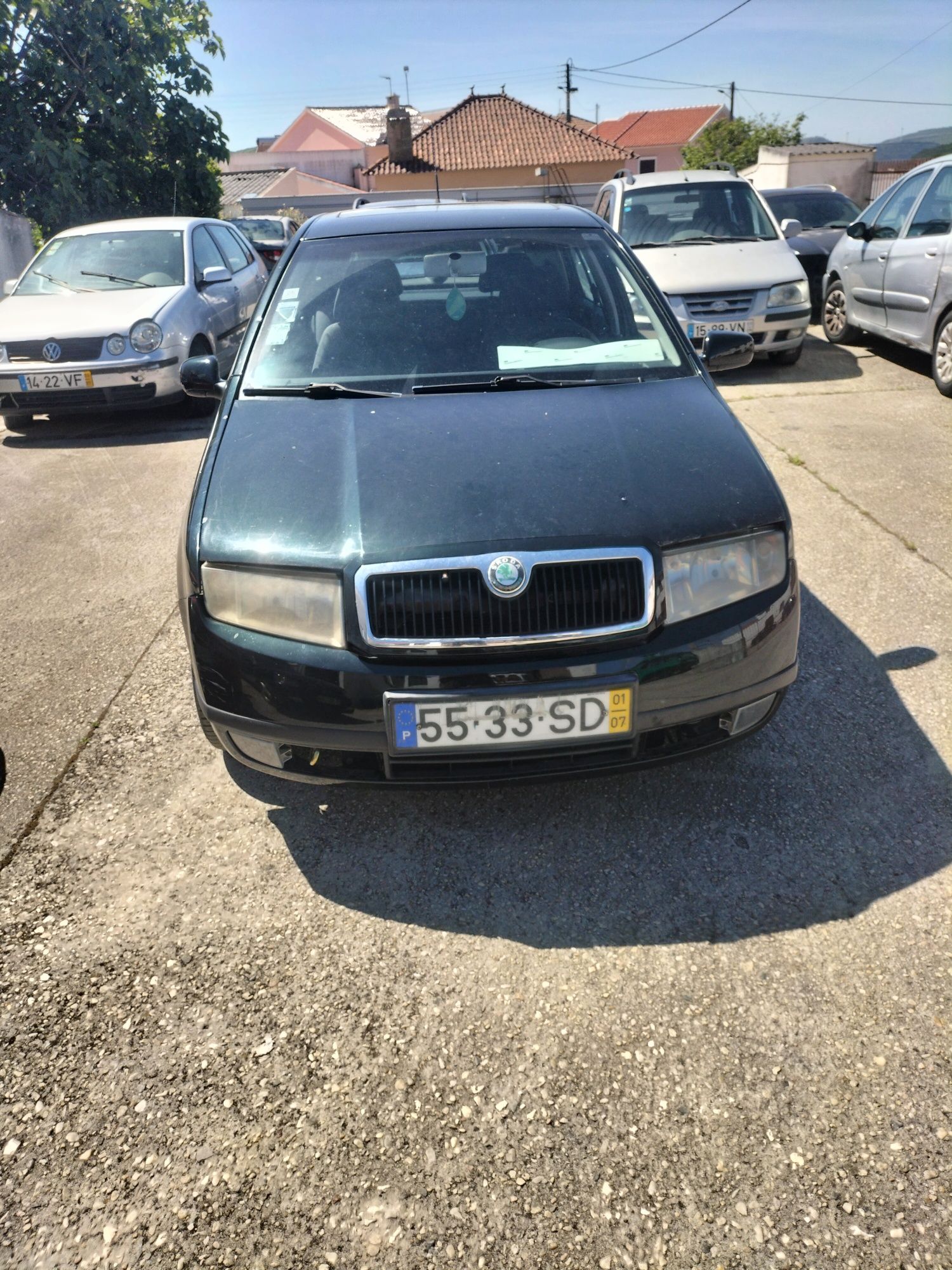 Skoda 1.4 a gasolina, ano 2001 totalmente revisionado. Pode trazer mec