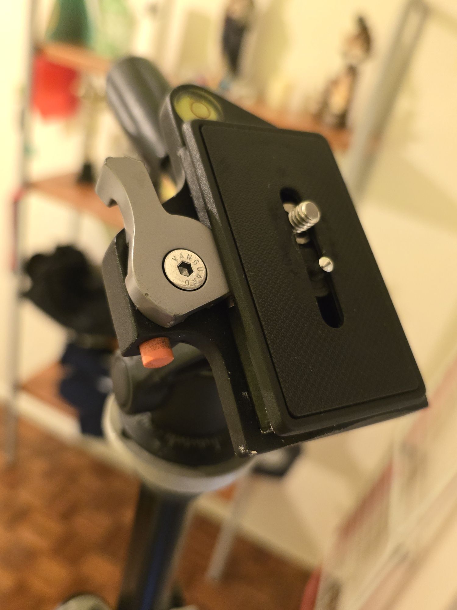 Tripé Manfrotto MT294A3 + cabeça