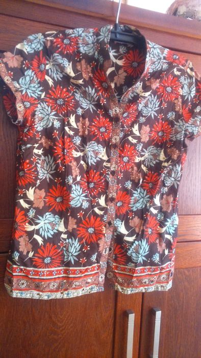 Bluzka koszulowa C&A kolorowe kwiaty koraliki i cekiny M-L ,stójka
