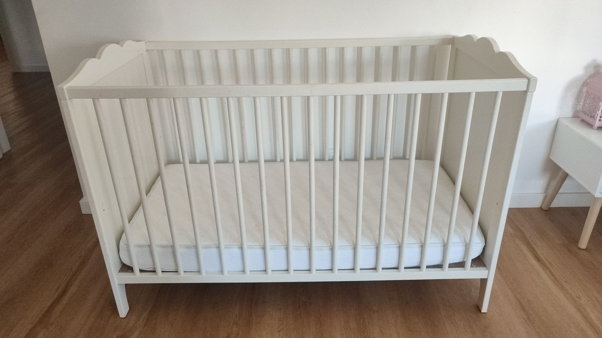 Berço IKEA tipo SMÅGÖRA e colchão