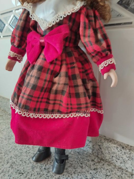 Boneca de porcelana francesa